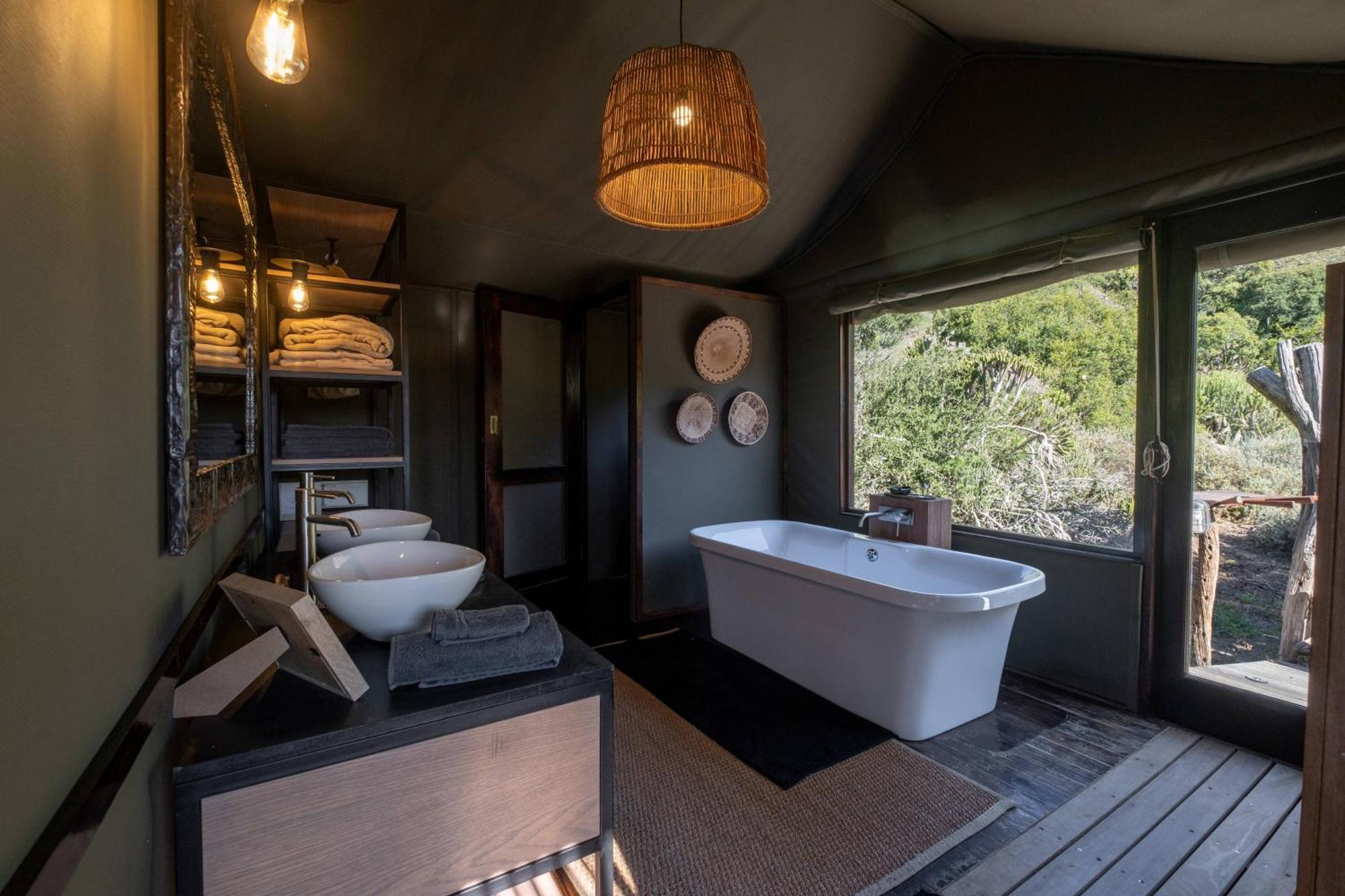 HillsNek Safari Camp – Amakhala Game Reserve Villa Bagian luar foto